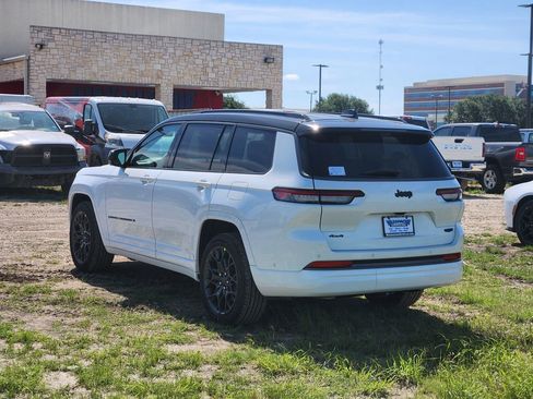 New 2026 Jeep Grand Cherokee L Summit w/ Obsidian Package AWD/4WD image 3