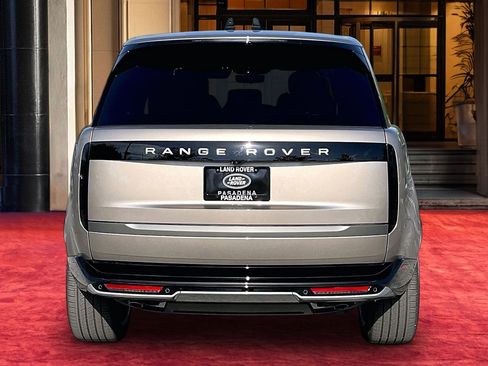 New 2026 Land Rover Range Rover Long Wheelbase SE AWD/4WD image 7