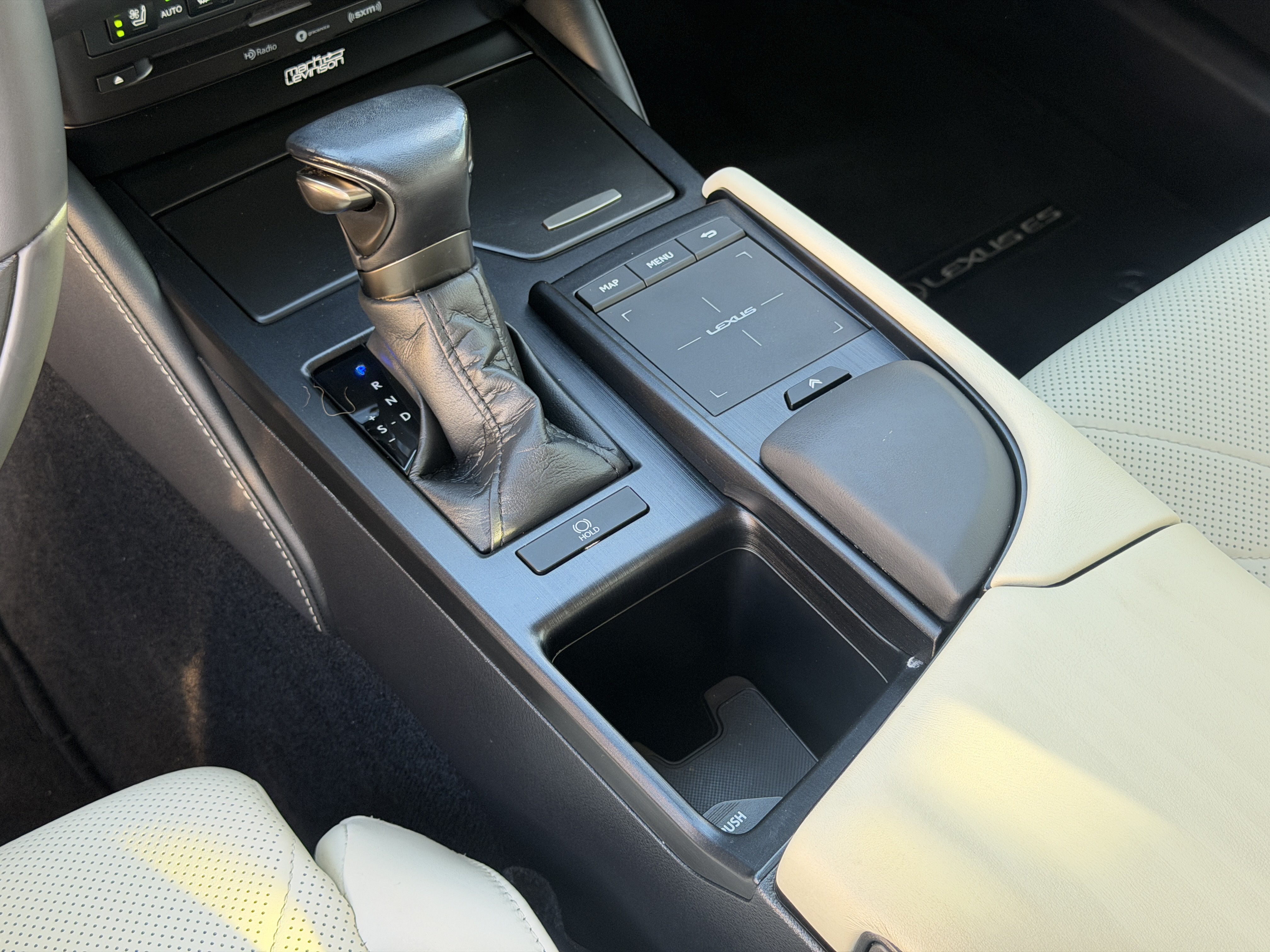 Used 2022 Lexus ES 350 Ultra Luxury w/ Accessory Package 2 FWD image 30