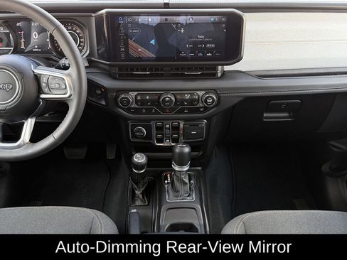 Used 2024 Jeep Wrangler Unlimited Sahara w/ Technology Group AWD/4WD image 15