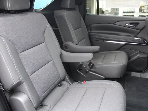 New 2027 Chevrolet Traverse LT w/ Sun and Wheel Package AWD/4WD image 16