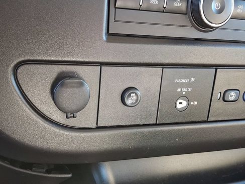 Used 2023 Chevrolet Express 3500 RWD image 18