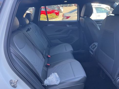 New 2026 Volkswagen Tiguan SE R-Line FWD image 26