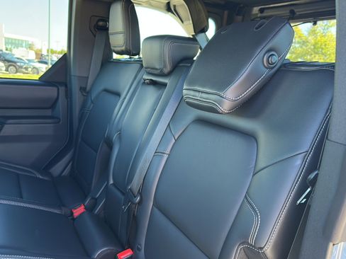 Used 2025 Ford Bronco Outer Banks image 19