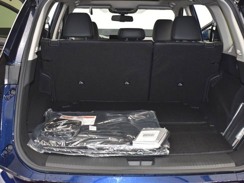 Used 2025 Nissan Rogue Platinum w/ Tech Package image 16