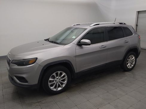 Used 2019 Jeep Cherokee Latitude w/ Popular Appearance Group FWD image 2