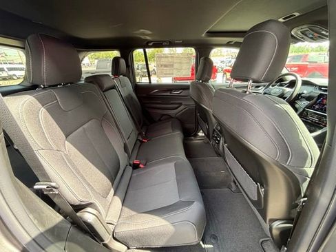 New 2026 Jeep Grand Cherokee Laredo X AWD/4WD image 9