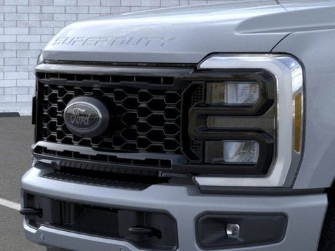 New 2026 Ford F250 Lariat w/ Black Appearance Package image 17