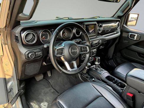 Used 2021 Jeep Wrangler Unlimited Sahara AWD/4WD image 18