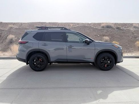Used 2026 Nissan Rogue SV AWD/4WD image 4