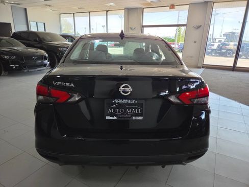Used 2020 Nissan Versa SV FWD image 6