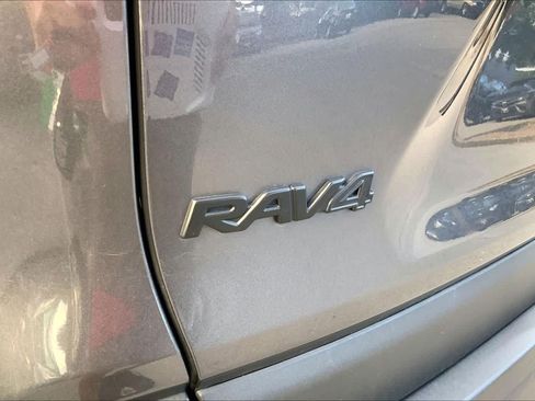 Used 2025 Toyota RAV4 XLE w/ Convenience Package FWD image 31
