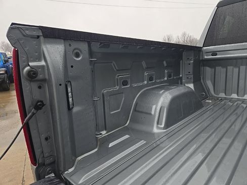 Used 2025 Chevrolet Silverado 1500 LT AWD/4WD image 30