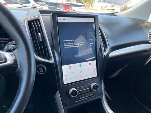 Used 2024 Ford Edge SEL image 9