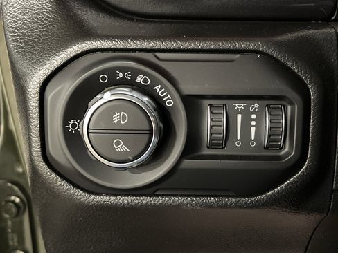 Used 2022 Jeep Gladiator Sport image 20