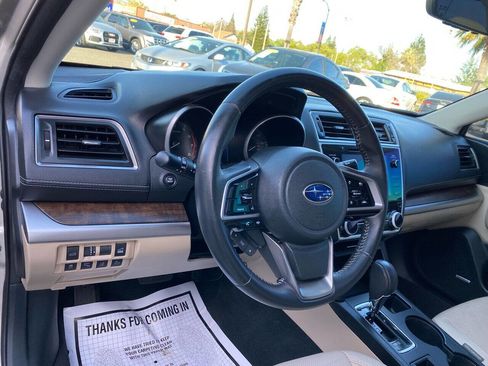 Used 2018 Subaru Outback 2.5i Limited image 17