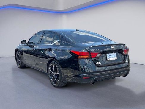 Used 2024 Nissan Altima 2.5 SR w/ SR Premium Package FWD image 5