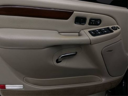 Used 2002 Cadillac Escalade EXT AWD/4WD image 25