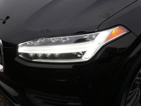 Used 2020 Volvo XC90 T5 Momentum image 16