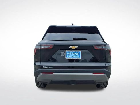 New 2026 Chevrolet Equinox LT w/ Convenience Package II FWD image 4
