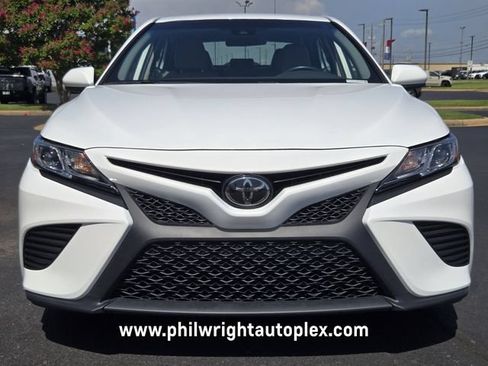 Used 2020 Toyota Camry SE FWD image 8