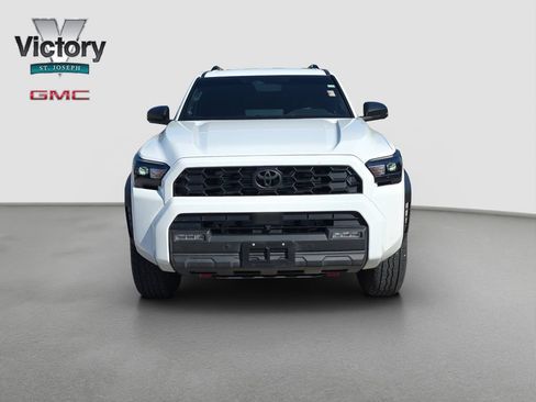 Used 2025 Toyota 4Runner TRD Off-Road Premium AWD/4WD image 2