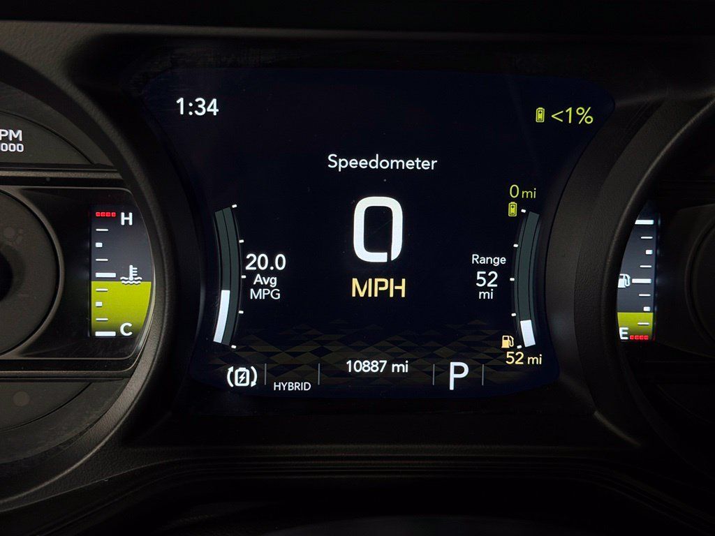 Used 2025 Jeep Wrangler Unlimited Sahara w/ Safety Group AWD/4WD image 13