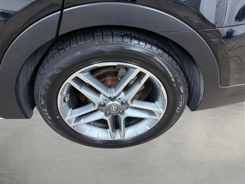 Used 2019 Hyundai Santa Fe XL image 16