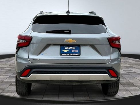 Used 2025 Chevrolet Trax LT w/ Driver Confidence Package FWD image 6