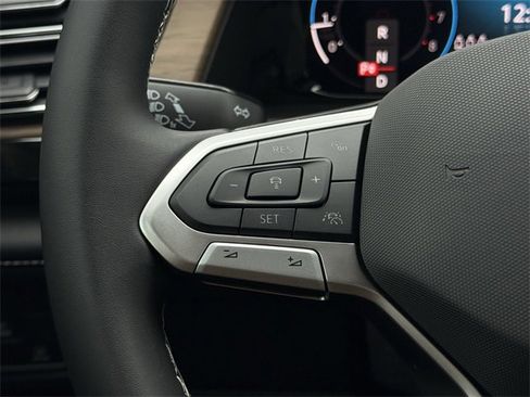 New 2026 Volkswagen Atlas SE image 11