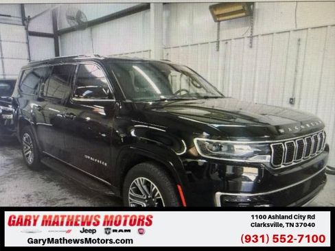 Used 2024 Jeep Wagoneer L Series II w/ Flexible Seating Group AWD/4WD image 1