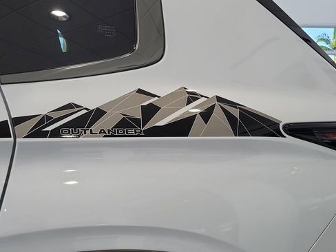 New 2026 Mitsubishi Outlander Trail Edition image 8