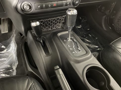 Used 2014 Jeep Wrangler Unlimited Sahara AWD/4WD image 26