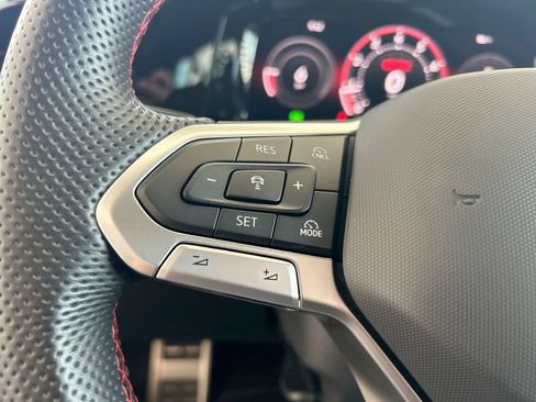 Certified 2025 Volkswagen GTI SE FWD image 15