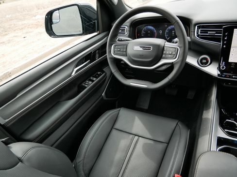 New 2026 Jeep Grand Wagoneer Limited AWD/4WD image 9