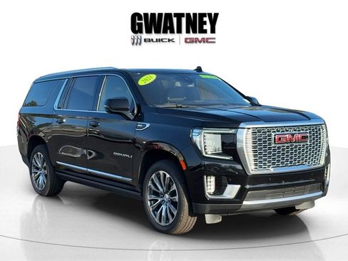 Used 2021 GMC Yukon XL Denali image 1