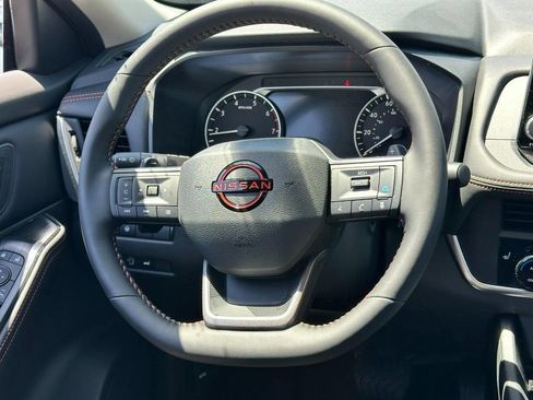 Used 2026 Nissan Rogue SV AWD/4WD image 6