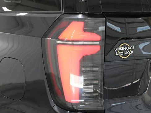 Used 2025 Chevrolet Tahoe Premier RWD image 16
