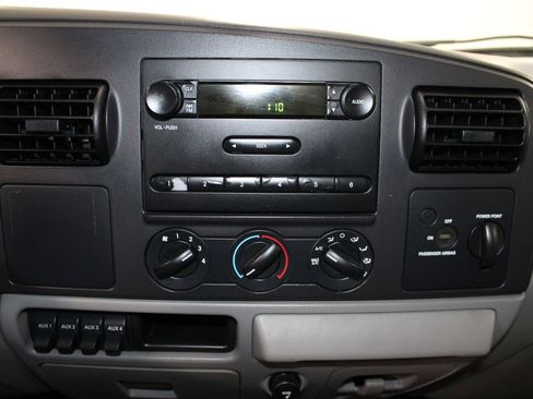Used 2006 Ford F350 2WD Regular Cab DRW Super Duty image 32