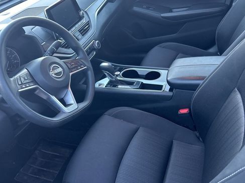 Used 2024 Nissan Altima 2.5 SV image 10