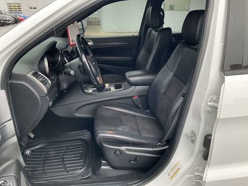 Used 2020 Jeep Grand Cherokee Altitude AWD/4WD image 10