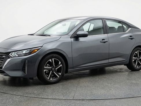 Used 2025 Nissan Sentra SV FWD image 3