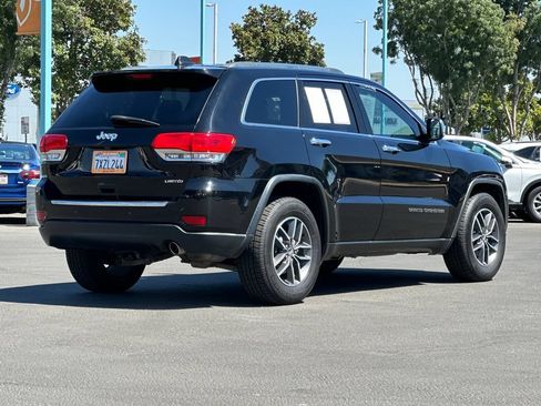 Used 2017 Jeep Grand Cherokee Limited w/ Luxury Group II RWD image 3