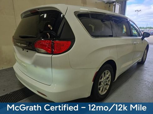 Used 2023 Chrysler Voyager LX FWD image 2