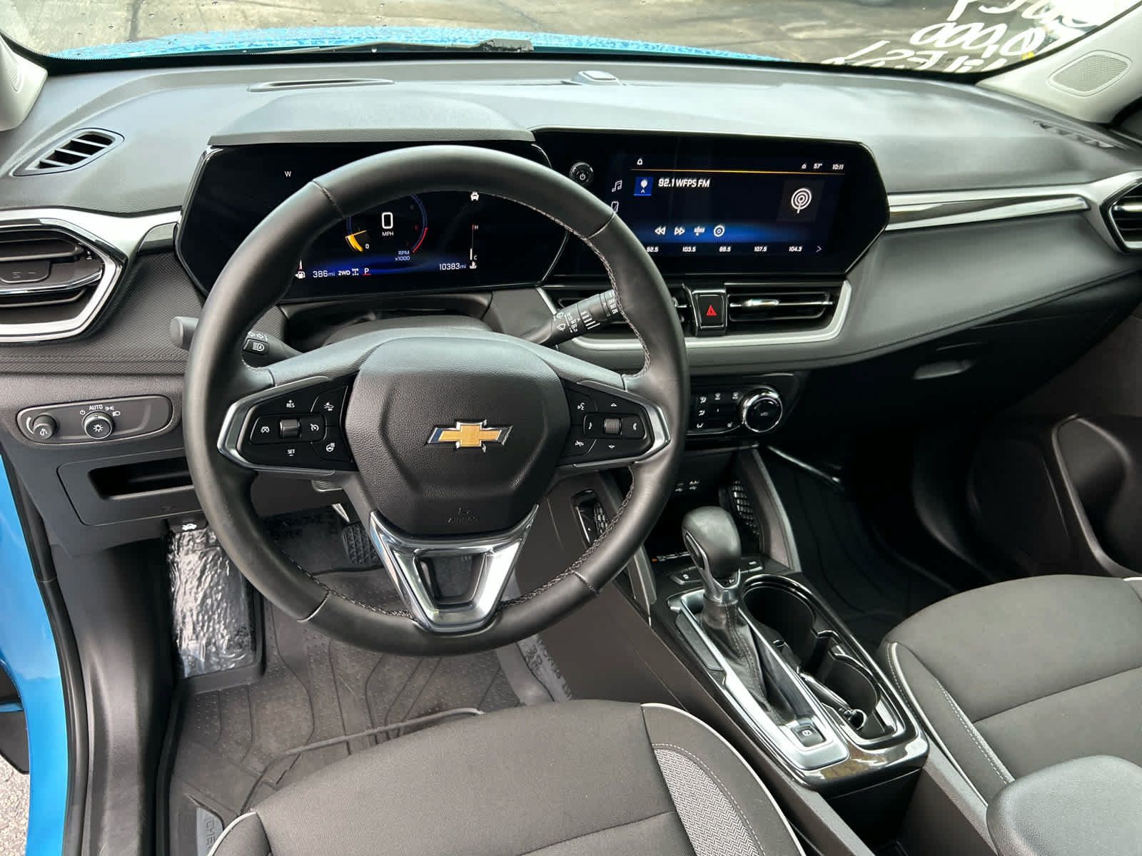 Used 2025 Chevrolet TrailBlazer LT w/ Convenience Package AWD/4WD image 13