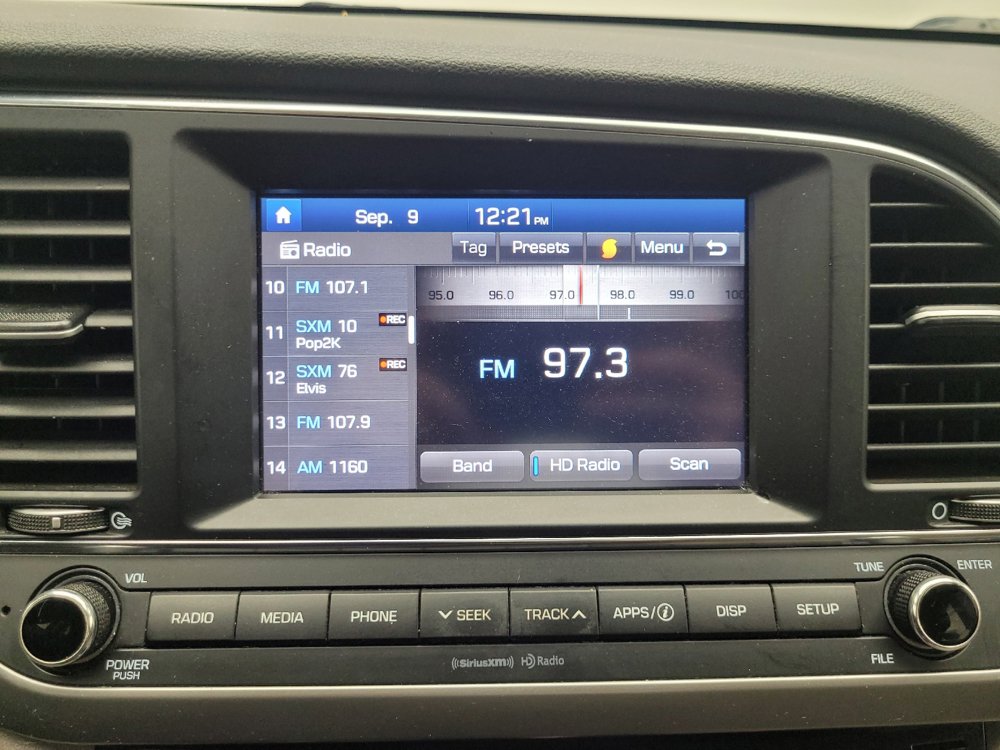 Used 2018 Hyundai Elantra Value Edition FWD image 25
