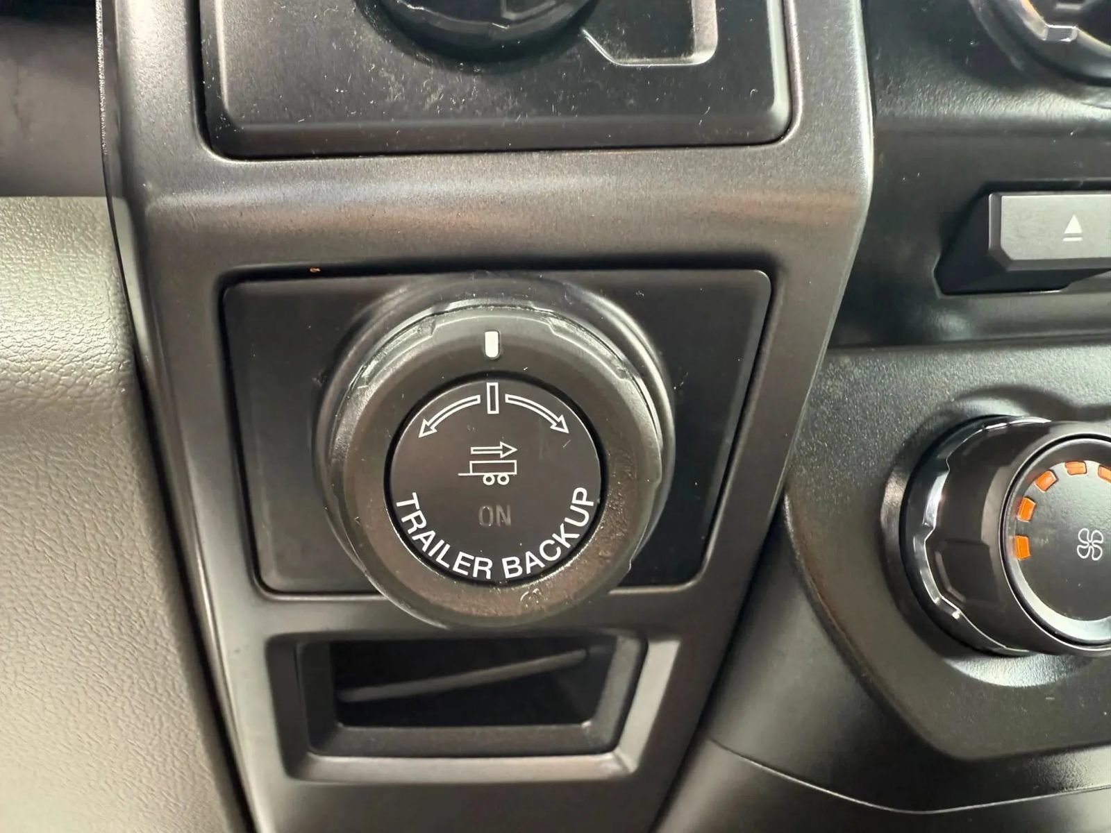 Used 2017 Ford F150 XLT w/ Equipment Group 302A Luxury RWD image 18