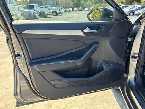 Used 2025 Volkswagen Jetta Sport FWD image 17