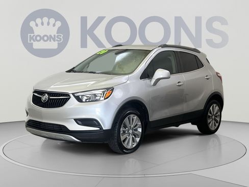 Used 2020 Buick Encore Preferred AWD/4WD image 1
