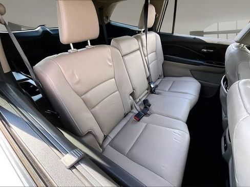 Used 2021 Honda Pilot Touring image 24